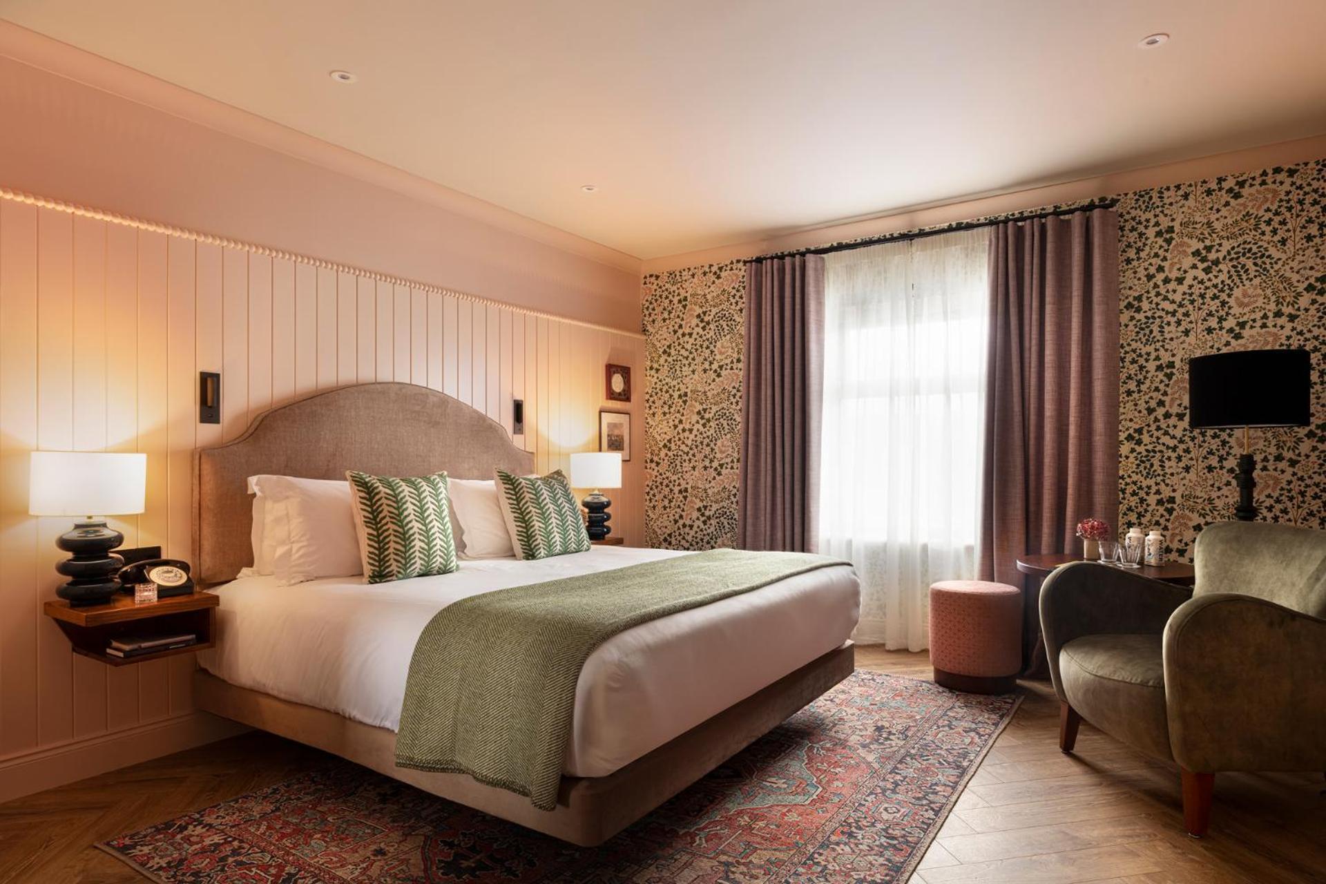 Deluxe Super Zimmer mit Kingsize-Bett