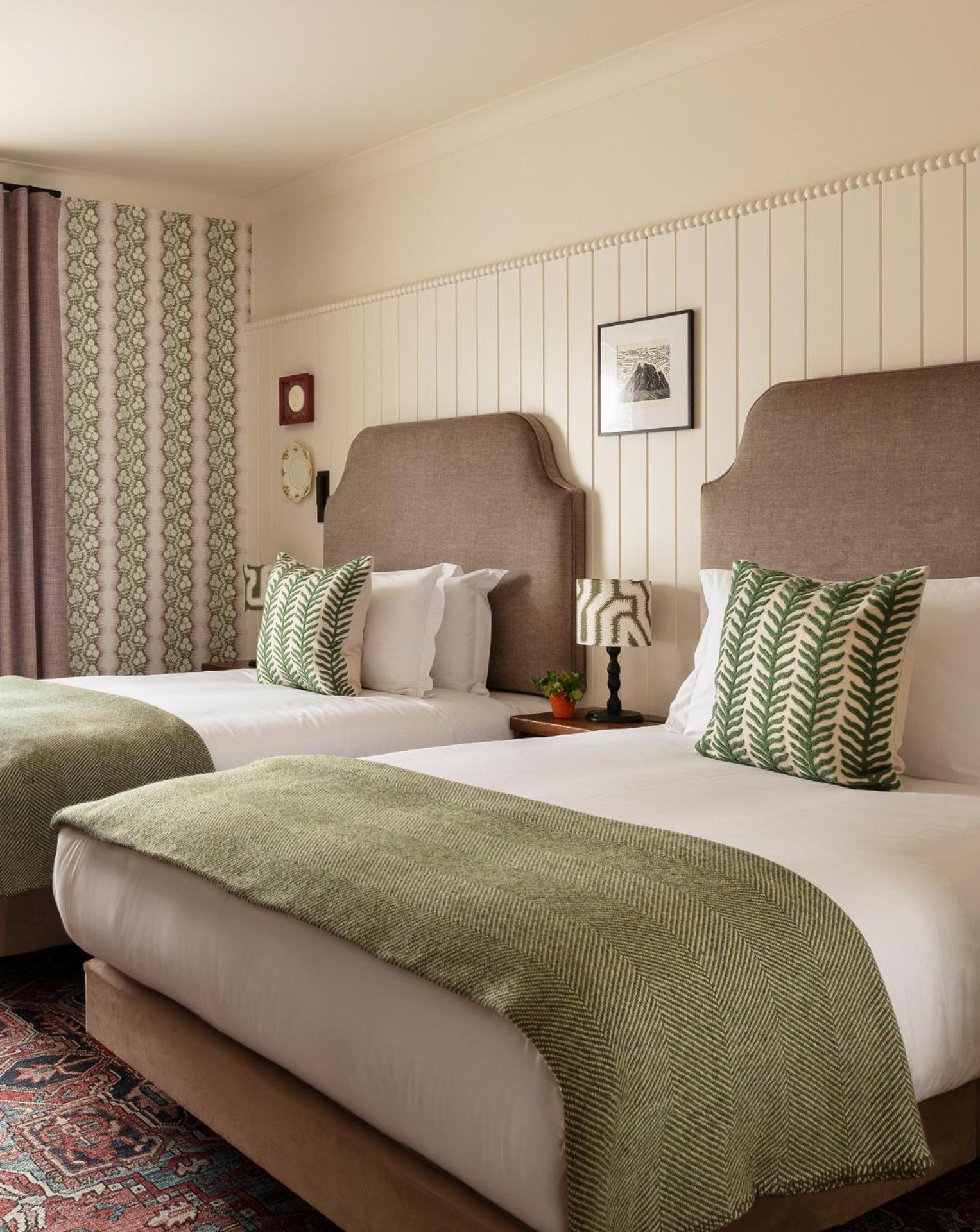Deluxe  Super Twin Room
